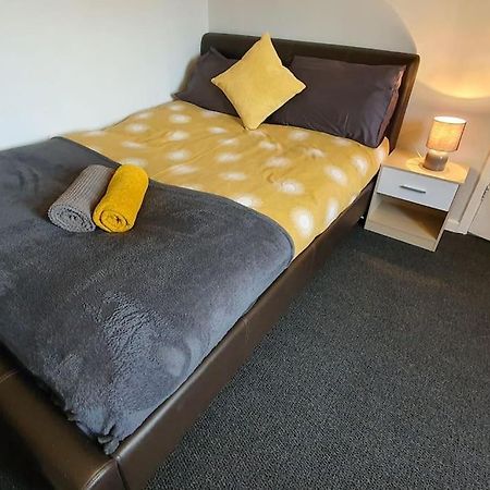 Contractors-City Centre-Parking-Sleeps 9 -Smart Tv, 2 Bathrooms! 코번트리 외부 사진